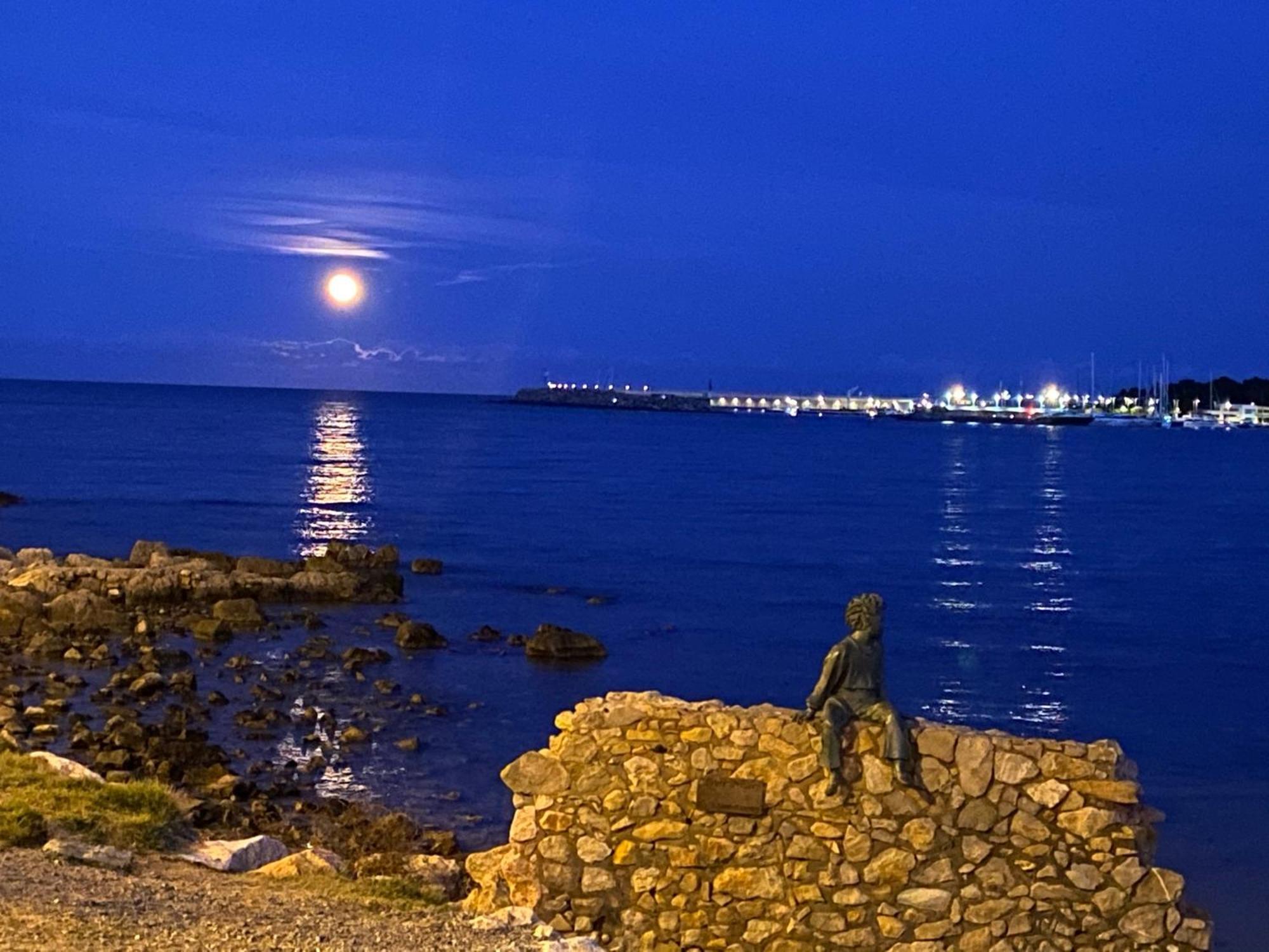 Orsa-Atico Con Vista Al Mar Y Piscina Apartment เลสกาลา ภายนอก รูปภาพ